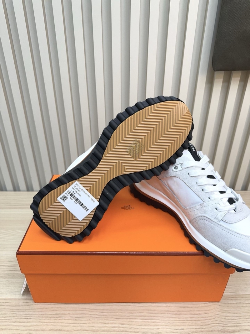 H**me5 sneaker